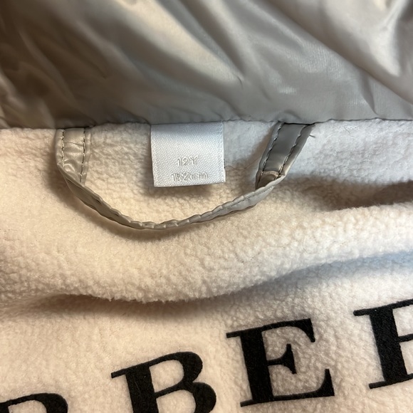 Brand new Girls’ Burberry Vest with detachable hood - Picture 8 of 11
